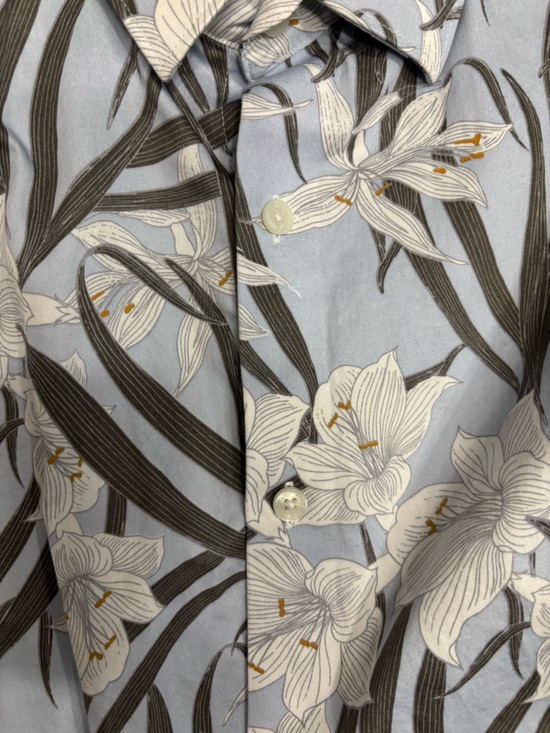 RW&CO. Light Blue Floral Button-Down Shirt - Picture 6 of 11